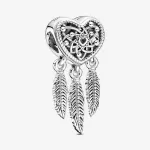 Шарм Pandora Openwork Heart & Three Feathers Dreamcatcher